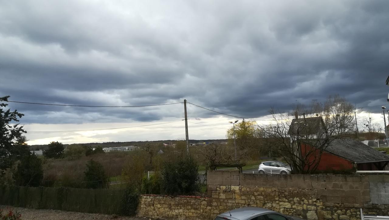 Les Chambres De La Gare Noyers-sur-Cher Exteriör bild
