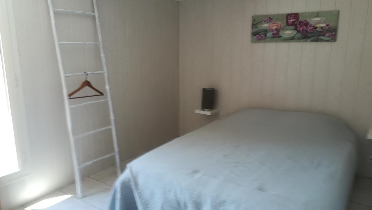 Les Chambres De La Gare Noyers-sur-Cher Exteriör bild